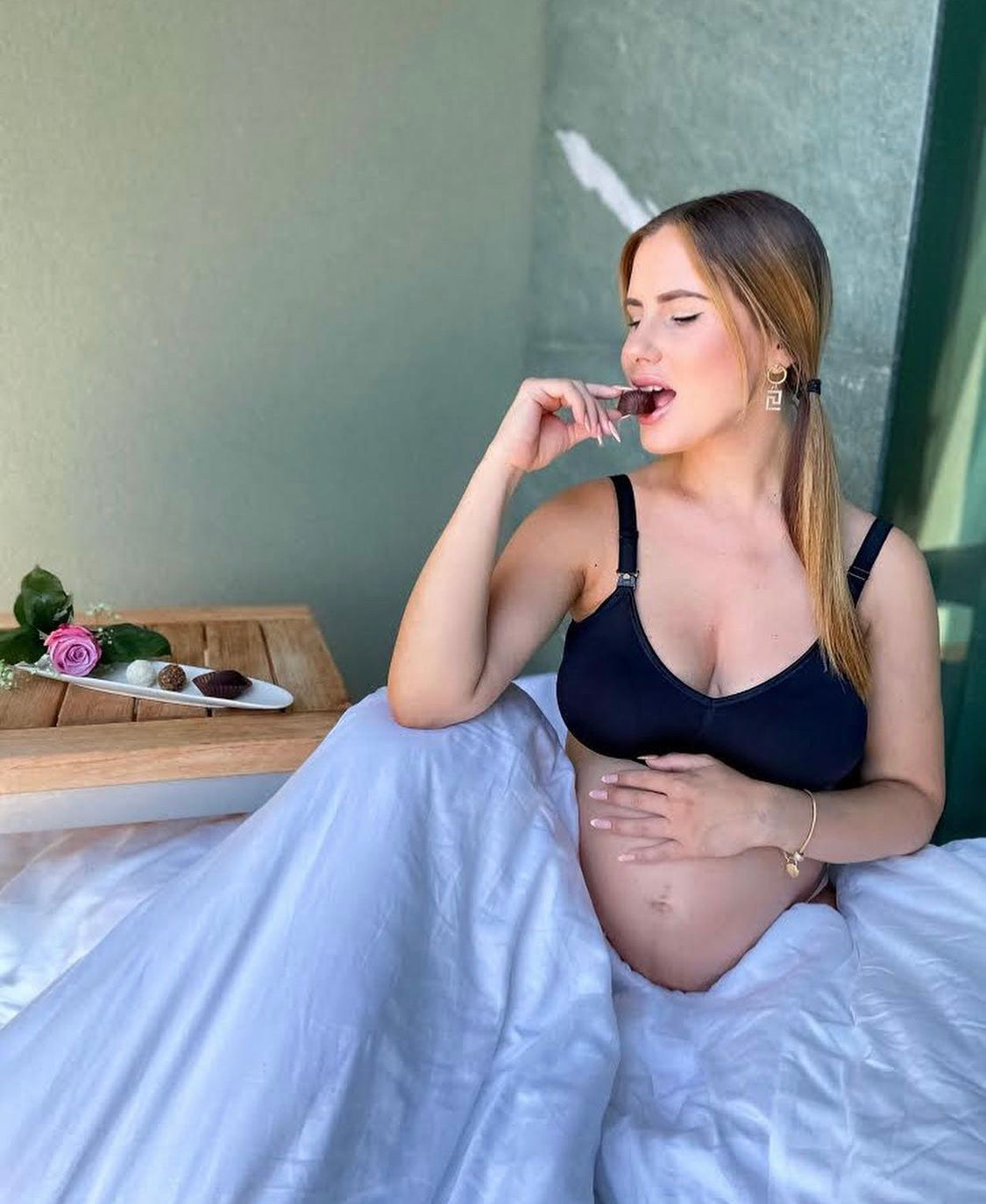 Vand i fødderne gravid - Sådan lindrer du hævelser nu