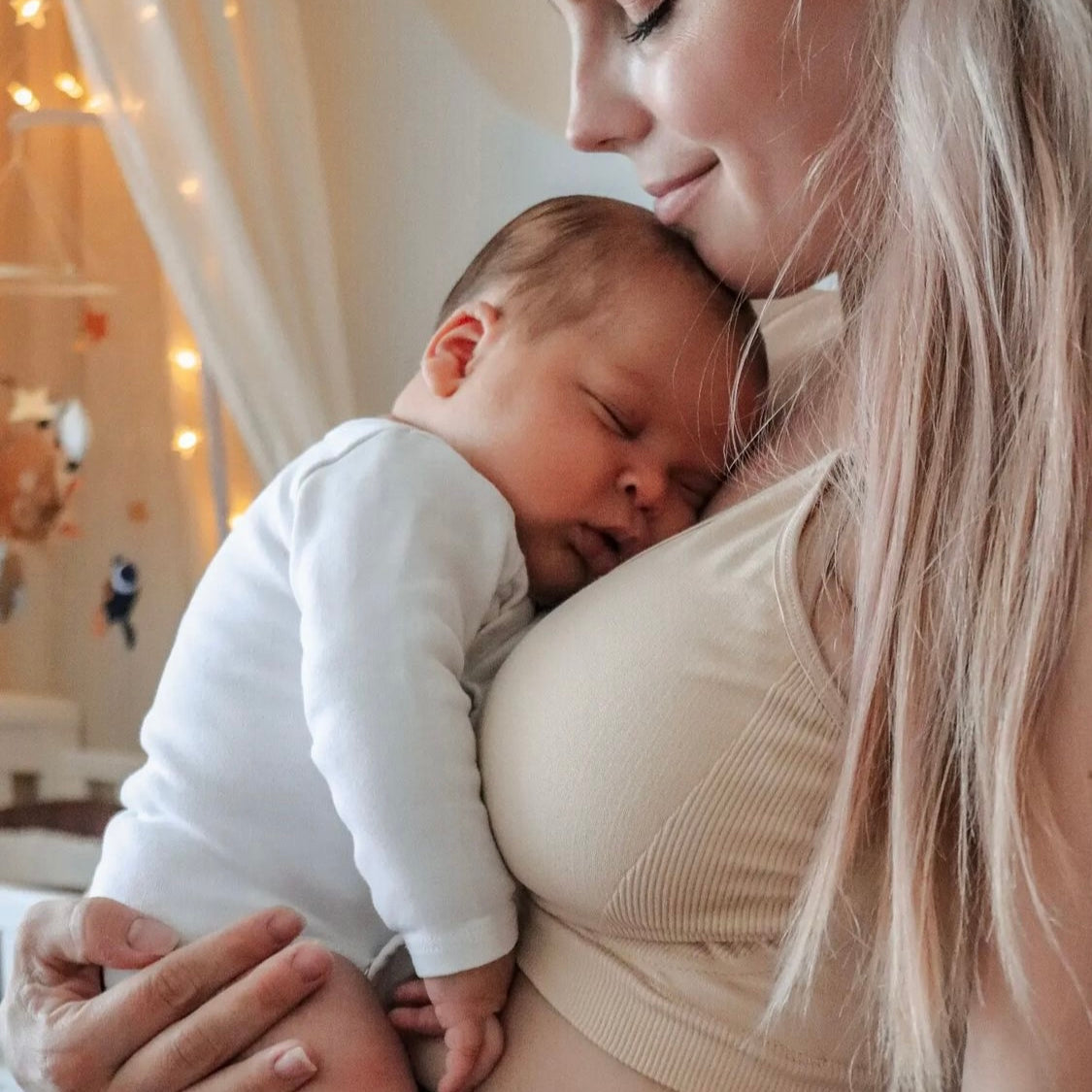 Hvorfor bider baby under amning?